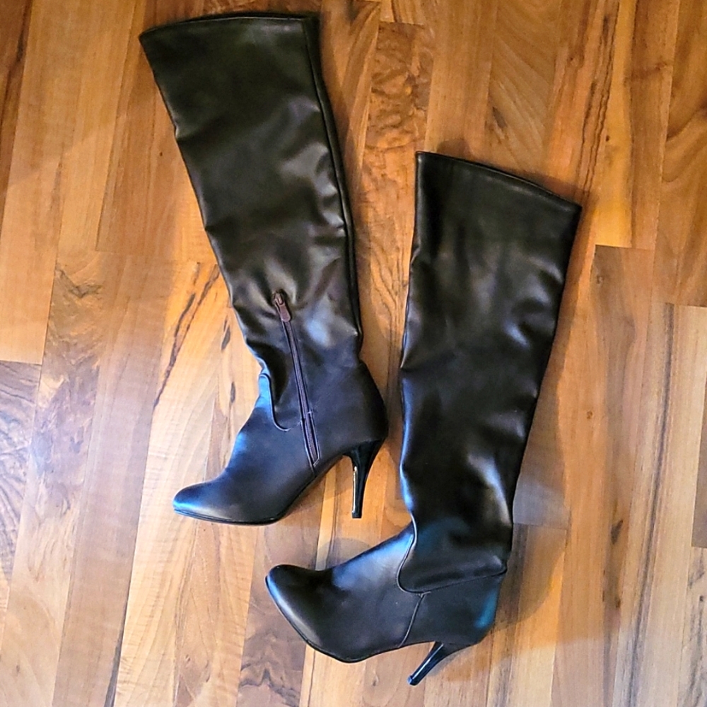 Heel boots